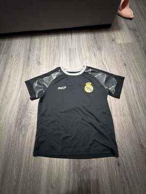 Real Madrid RMCF Black Soccer Jersey T-Shirt with Graphic Sleeves ( Youth)